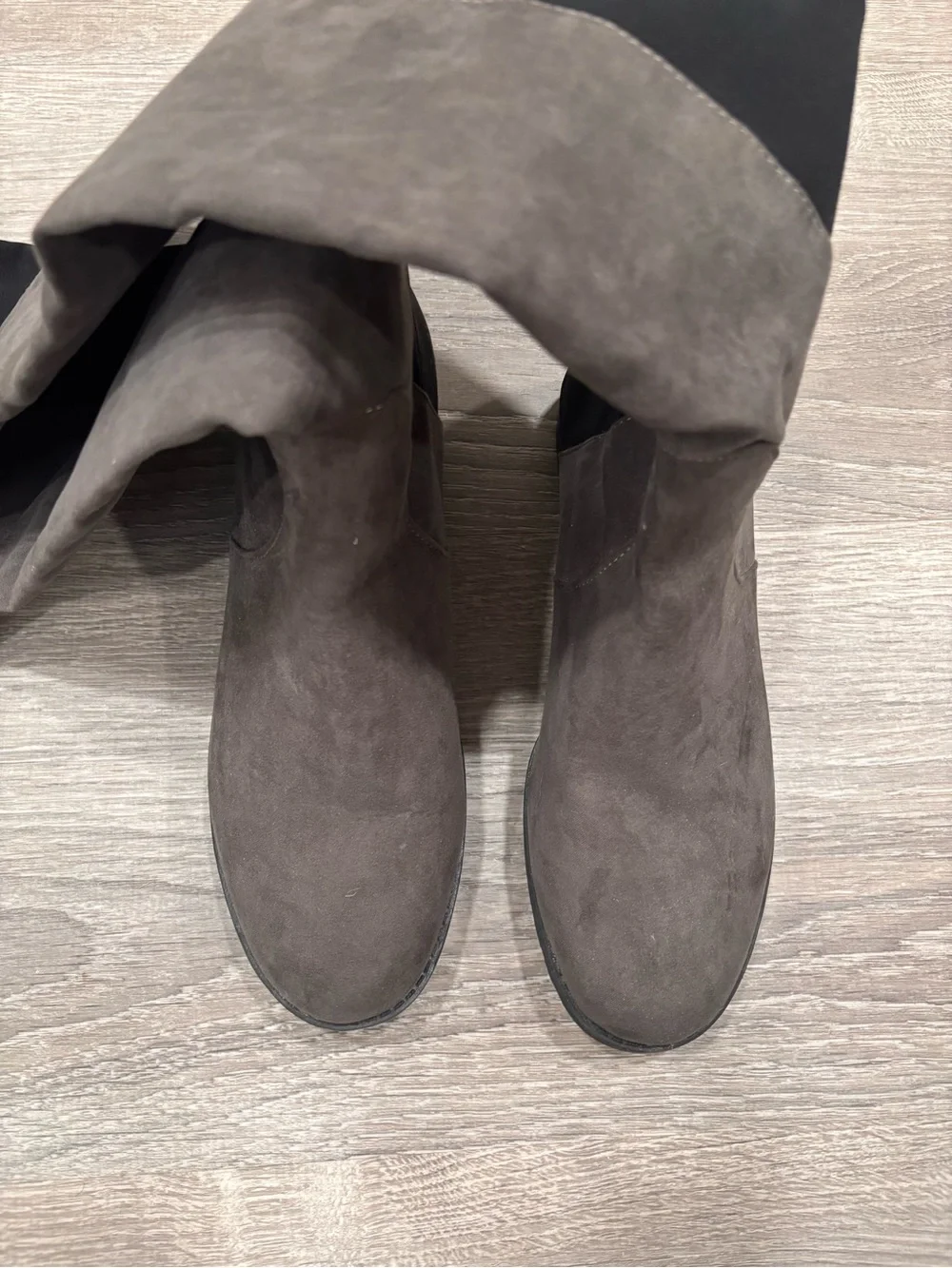 Unisa Gillean Women's Knee High Suede Stretch Pull-On Riding Boots Gray/ Black 8